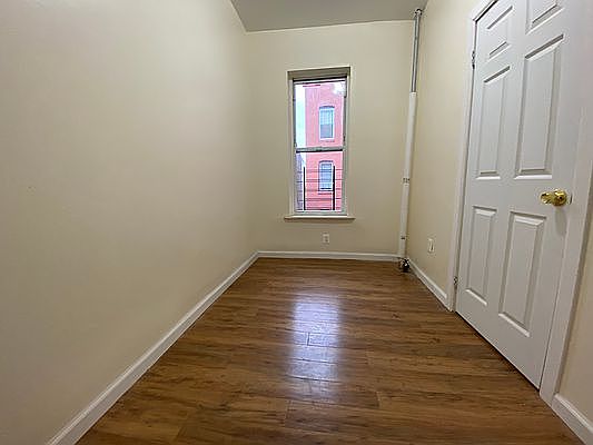 4th image of 257 Saratoga Ave APT 3A