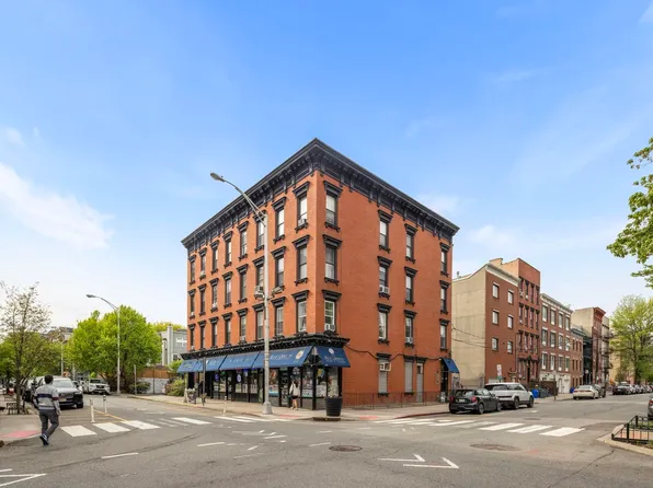 450 1st Street image 1 of 20