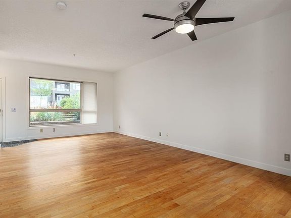 3rd image of 118 S 8th St NE #213