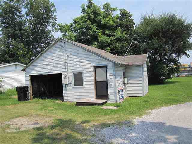 2nd image of 124A N 10th St