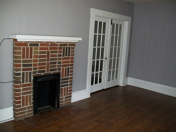 3rd image of 310 Jefferson St E