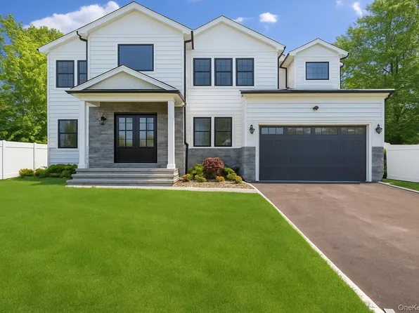 27A Belmont Circle, Syosset, NY 11791