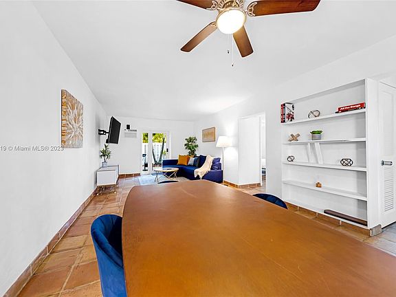5th image of 312 NE 16th Ter APT C