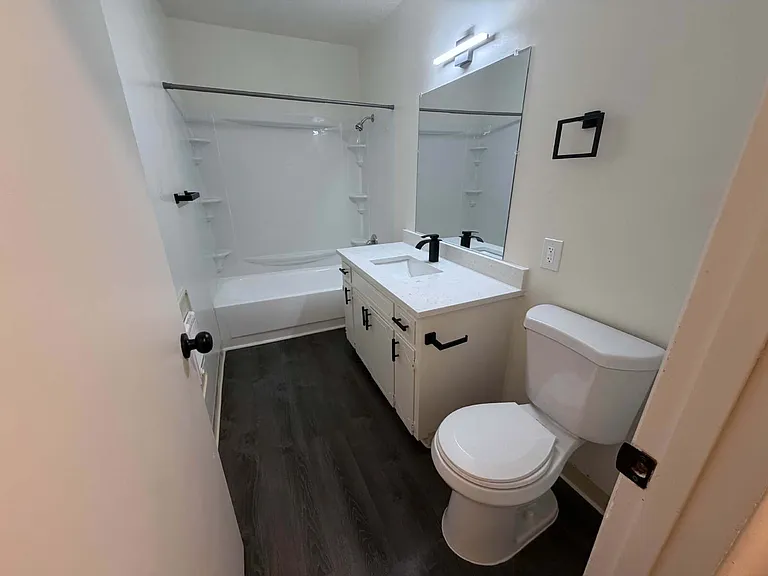 3123 SW Dolph Ct #8 — Photo 3