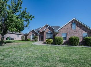 4401 W Braymore Dr, Rogers, AR 72758