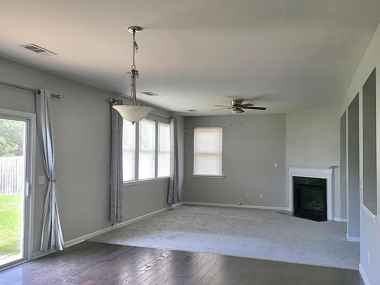 1113 Sparkling Cove Dr — Photo 4