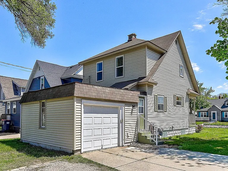 408 Van Raalte Ave — Photo 12