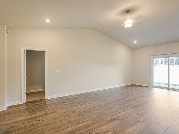 3rd image of 3451 Quintana Dr