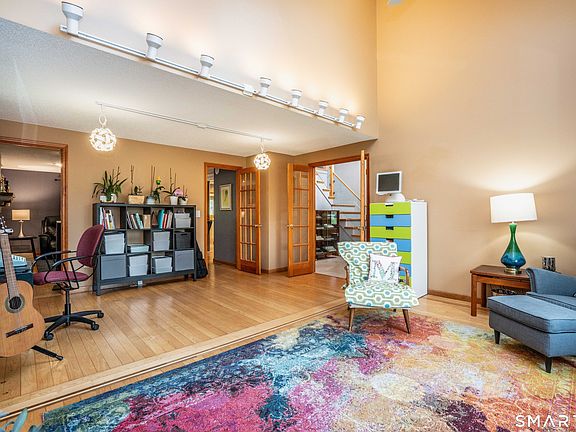 5th image of 92 Buckingham Drive