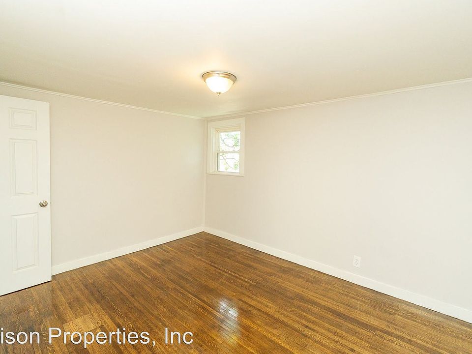 2nd image of 277 Pearl St
