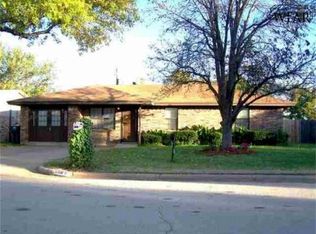 1208 Santa Barbara Dr, Wichita Falls, TX 76302
