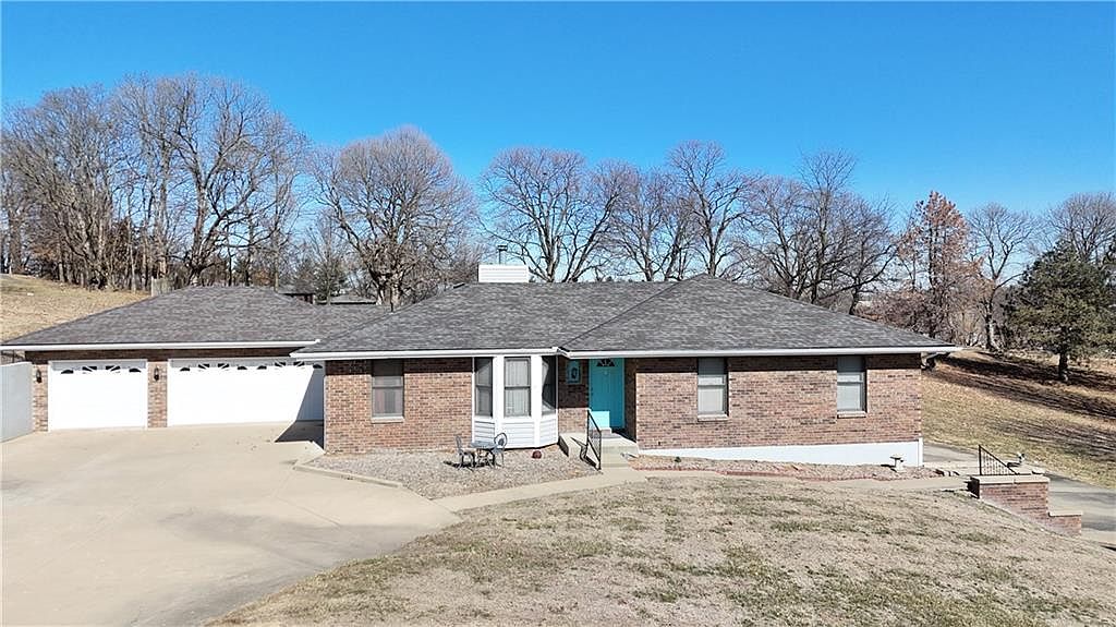 9 SE Hilltop Terrace Rd, Saint Joseph, MO 64507 | Zillow