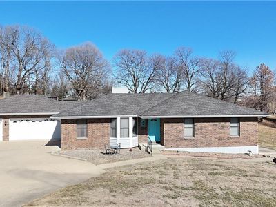 9 SE Hilltop Terrace Rd, Saint Joseph, MO, 64507