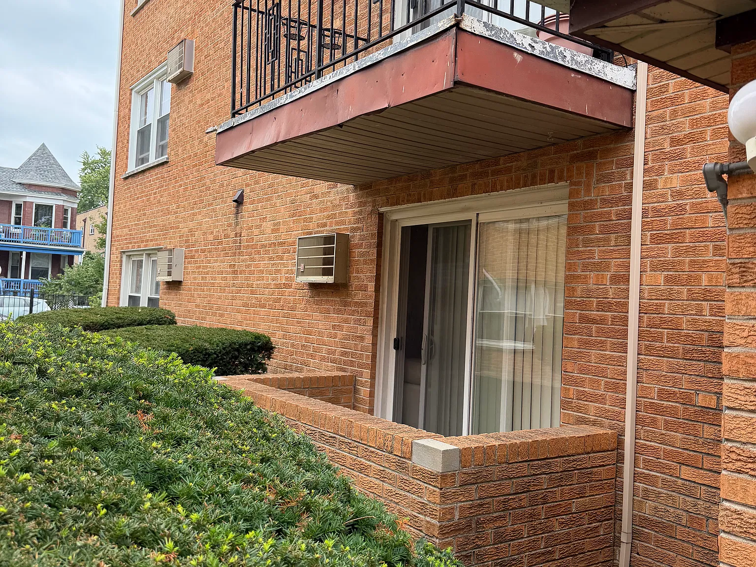 2 bed, 1300 sqft, $1,950 — Photo 3