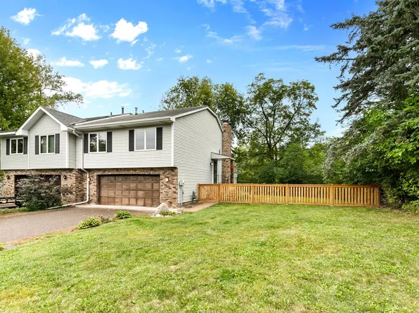 212 Transit Ave, Roseville, MN 55113