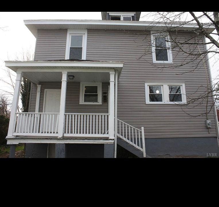 2nd image of 2200 Poplar St