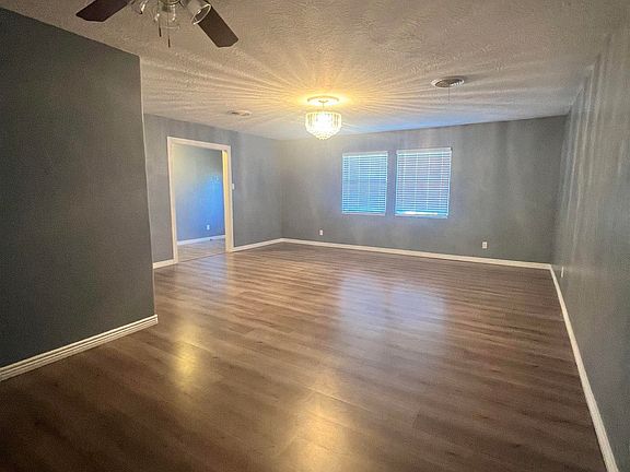 5th image of 500 Barnett Dr