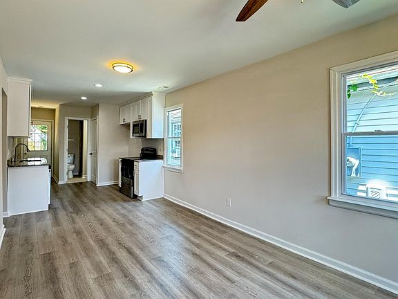 3rd image of 2503 Gosnold Ave