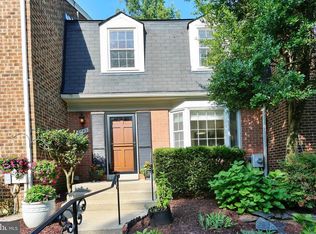 6745 Surreywood Ln, Bethesda, MD 20817