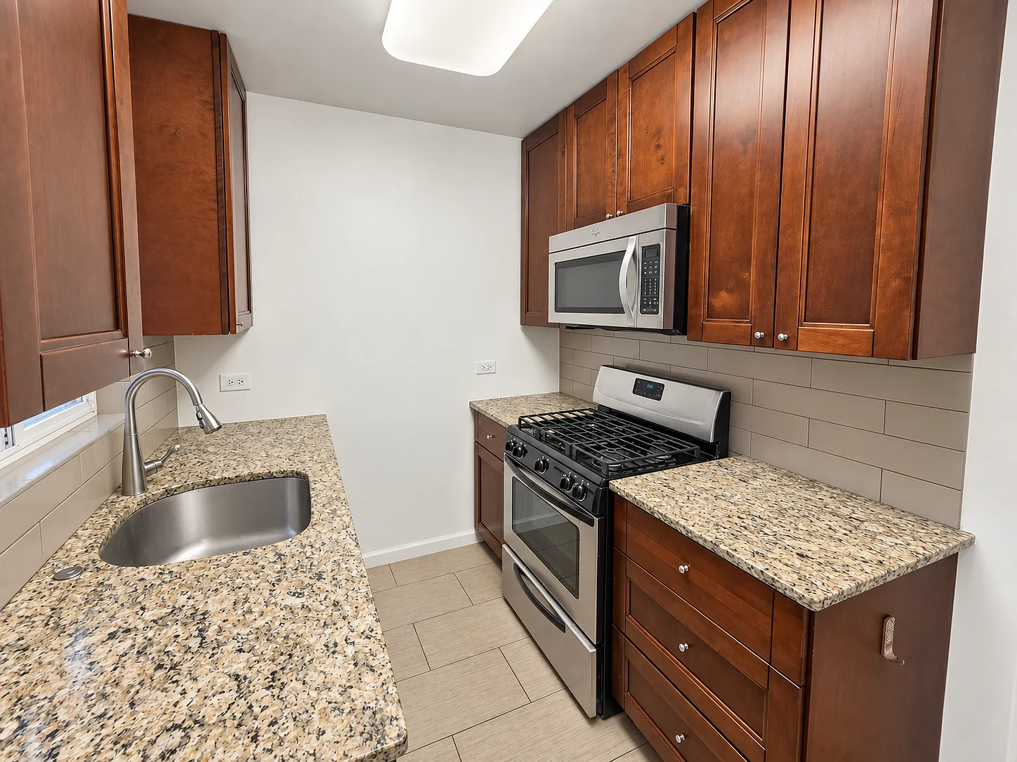 2 bed, 900 sqft, $2,250 — Photo 3