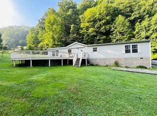 1020 Toneys Frk, Clear Creek, WV 25044