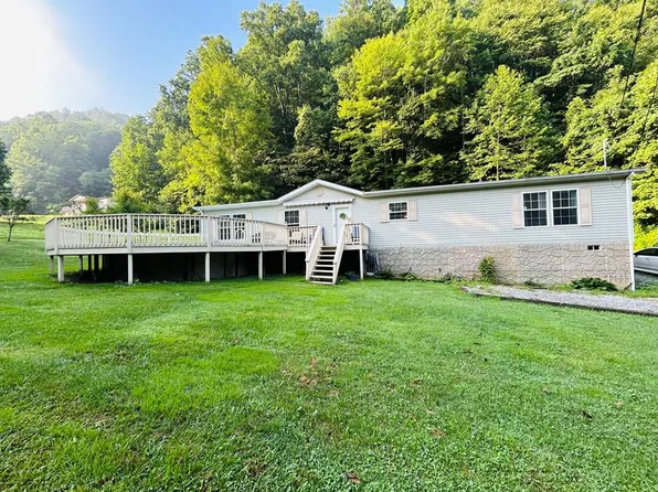 1020 Toneys Frk, Clear Creek, WV 25044