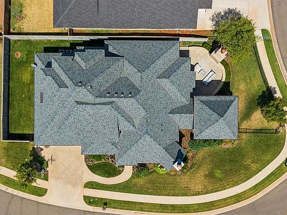 3rd image of 16738 Little Leaf Ct