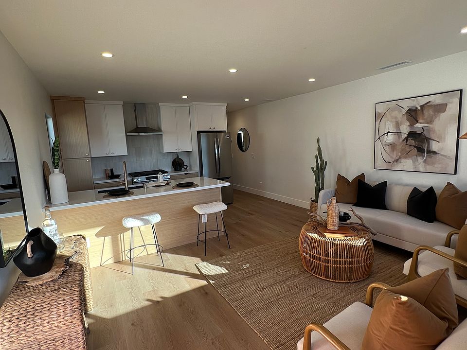 1st image of 4053 1/2 Louisiana St #4053-1/2