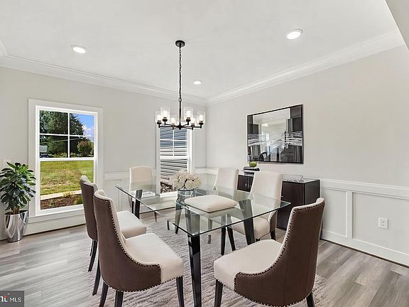 3rd image of 7226 Hunting Ln