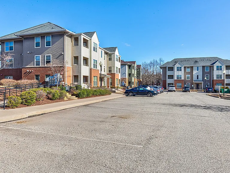 Fairfield Apartments — Photo 22
