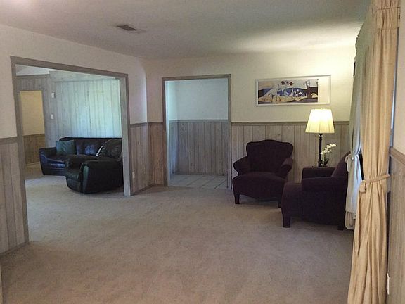 4th image of 721 E Brown Ln