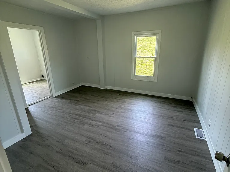 5740 Dodson Ferry Rd — Photo 9