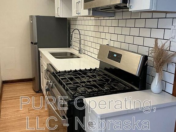 4th image of 120 N 6th St APT E