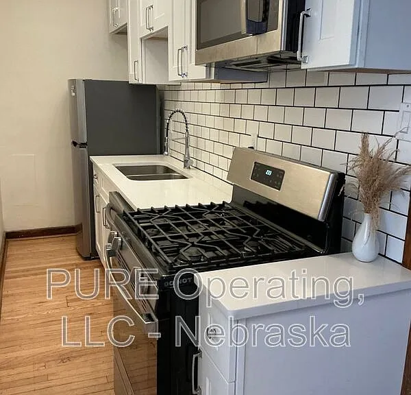 120 N 6th St — Photo 72