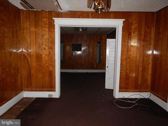 4th image of 1230 Kenwood Ave