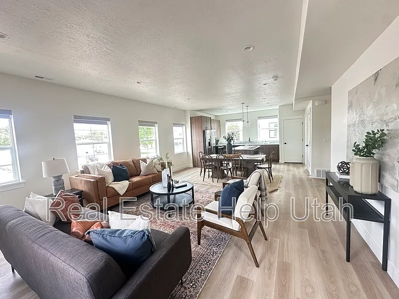 2 bed, 2.5 bath, 1600 sqft, $2,195 — Photo 3