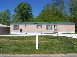 6110 Elkvue Dr, Pfafftown, NC 27040