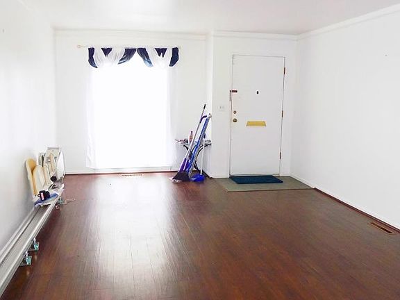3rd image of 2020 Stoney Brook Ct