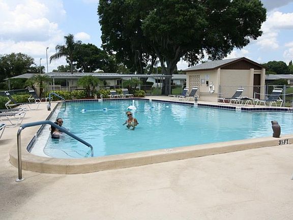 3rd image of 1313 Whitebridge Dr APT C