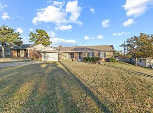 824 S Lillis Ln, Denison, TX 75020