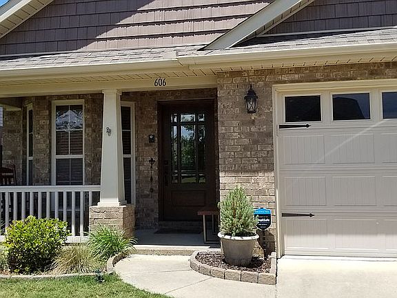 4th image of 606 Cove Water Ln NW
