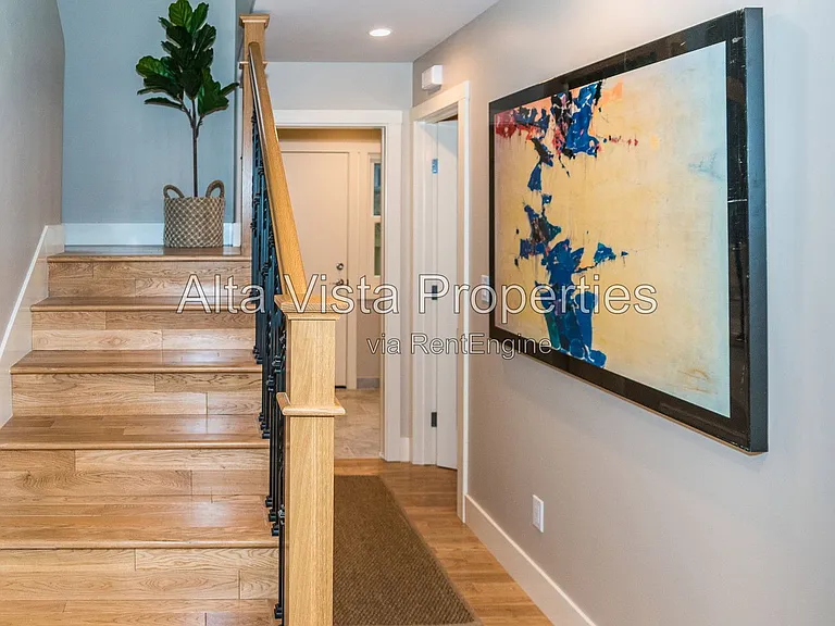 5606 Dolphin Pl — Photo 27