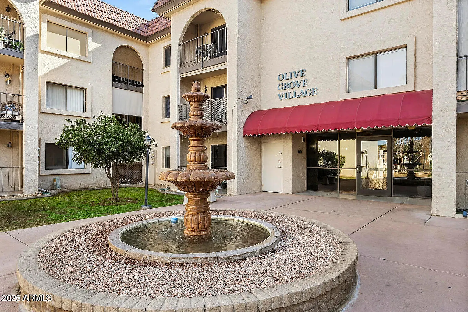 1 bed, 1.0 bath, 576 sqft, $950 — Photo 1