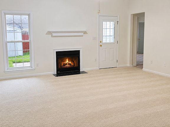 2nd image of 108 Pin Oak Dr