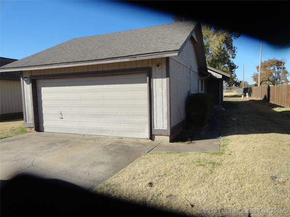 7302 S Saint Louis Ave