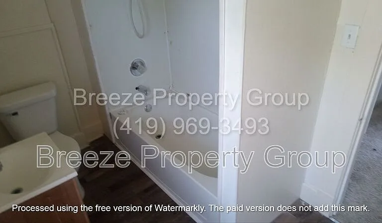 291 E Broadway St — Photo 5