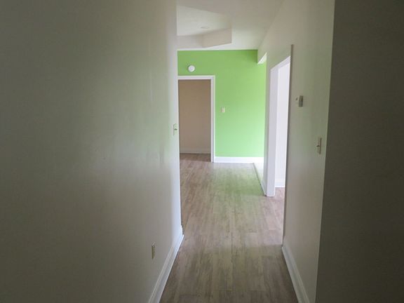 4th image of 1030 Gage Dr