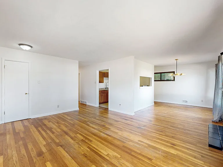 2220 Ironton St — Photo 2