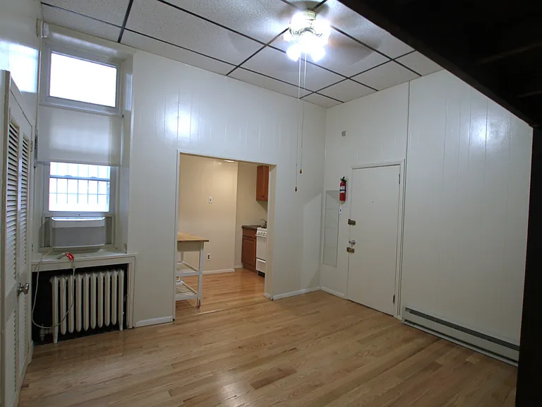 Robin Apartments — Photo 22