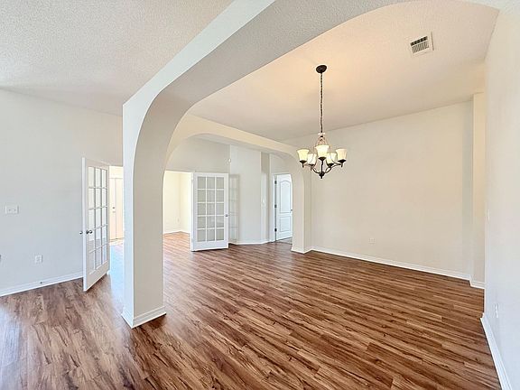 5th image of 5851 Chi Chi Cir